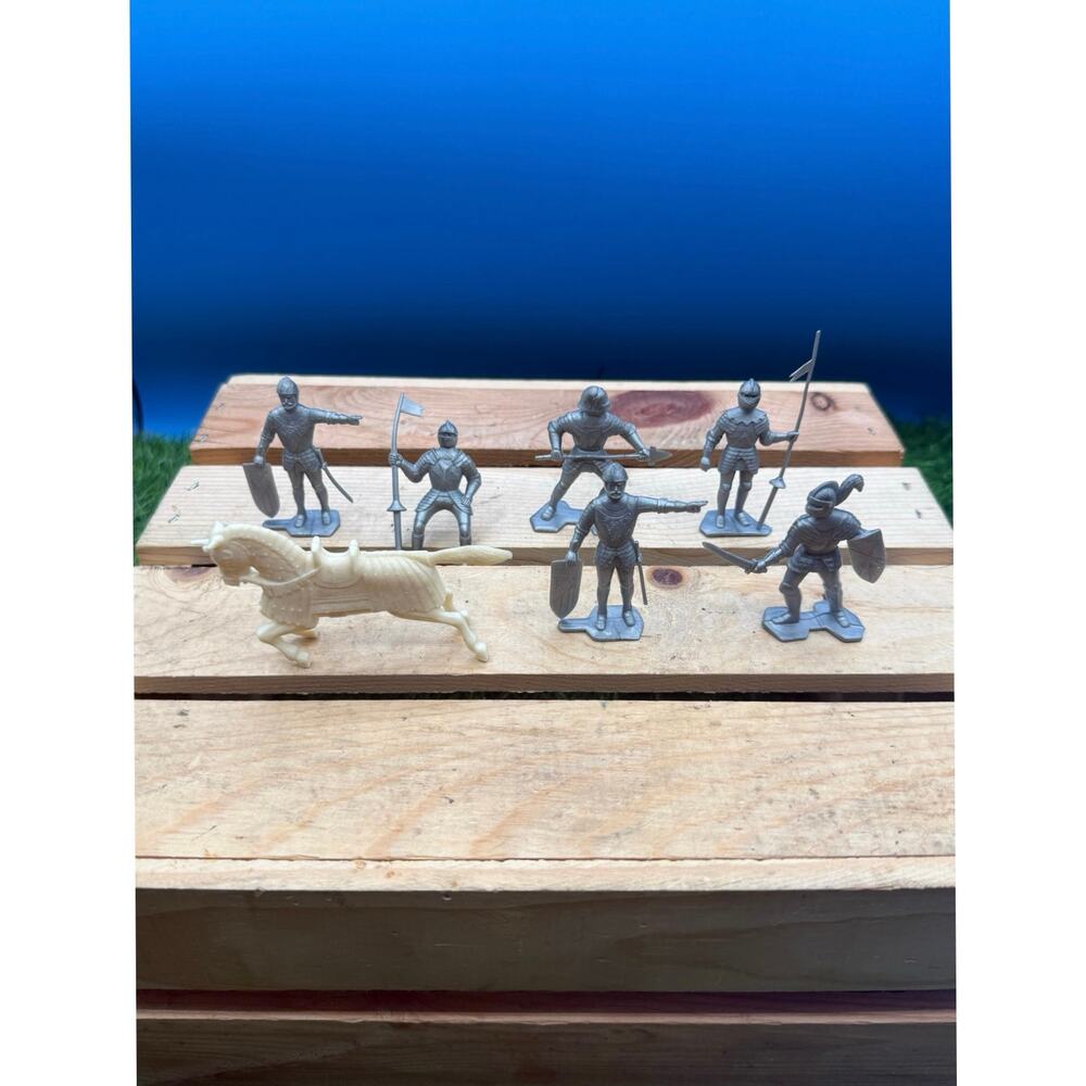 Vintage 1960s Louis Marx & Co. Plastic Knights & Horse Figure Lot - 7 Pieces